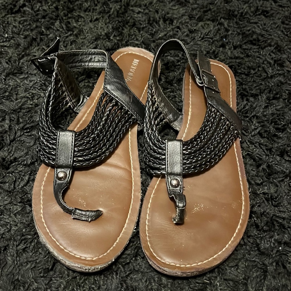 Black Sadals